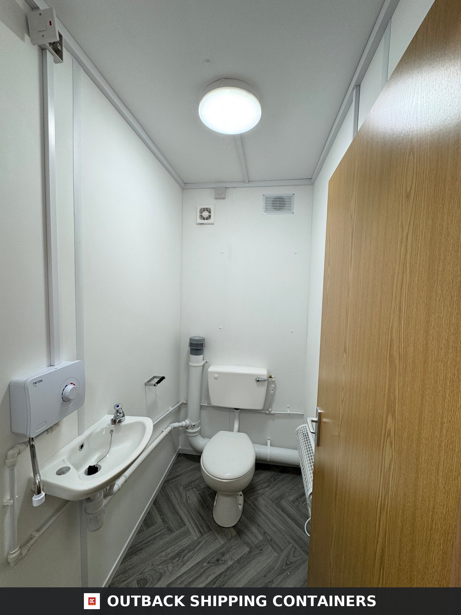 32 x 10 ft Anti-Vandal for Sale — Corner Casting and Frame Detail | Outback Shipping Containers 32 x 10 ft Anti-Vandal — 2+1 Toilet + Twin Shower Room — Changing Room — 50/50 Split — No 1561 — product gallery image 10 of 28