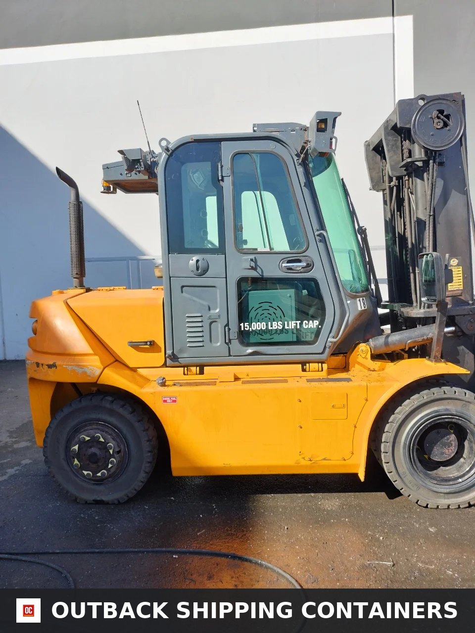 2018 Hyundai 70D-9 Pneumatic Tire Forklift — Center Divider Gate | Outback Shipping Containers 2018 Hyundai 70D-9 Pneumatic Tire Forklift for sale — center divider gate