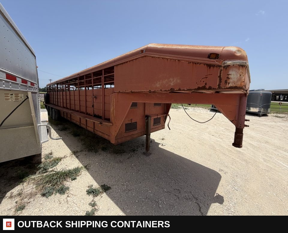 1992 CM Trailers 32' Livestock Stock Combo Trailer — Driver-Side Profile | Outback Shipping Containers 1992 CM Trailers 32' Livestock Stock Combo Trailer for sale — driver-side profile