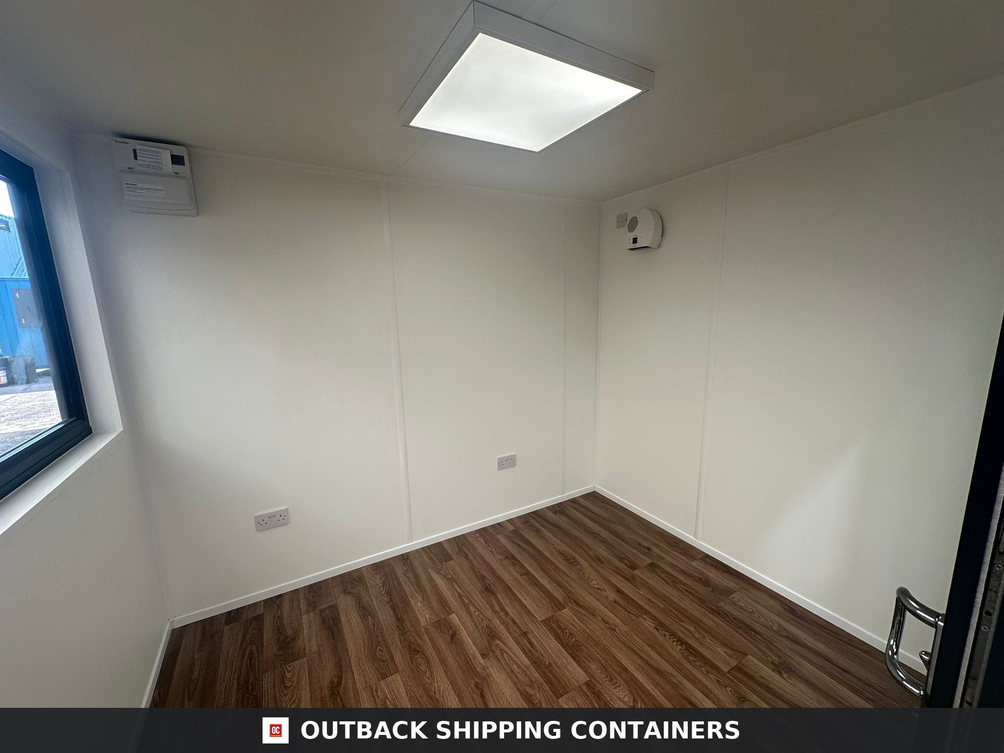 10x8 ft 10X8FT for Sale — Corner Casting and Frame Detail | Outback Shipping Containers 10x8 ft — CUSTOM OFFICE / GARDEN ROOM — image 10 of 14