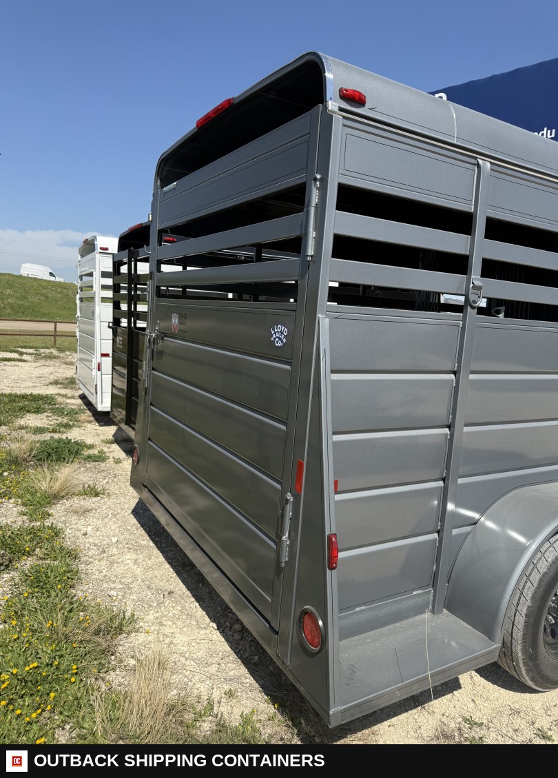 2026 WW WRANGLER 6X16 3 HORSE Livestock Stock Combo Trailer — Center Divider Gate | Outback Shipping Containers 2026 WW WRANGLER 6X16 3 HORSE Livestock Stock Combo Trailer for sale — center divider gate