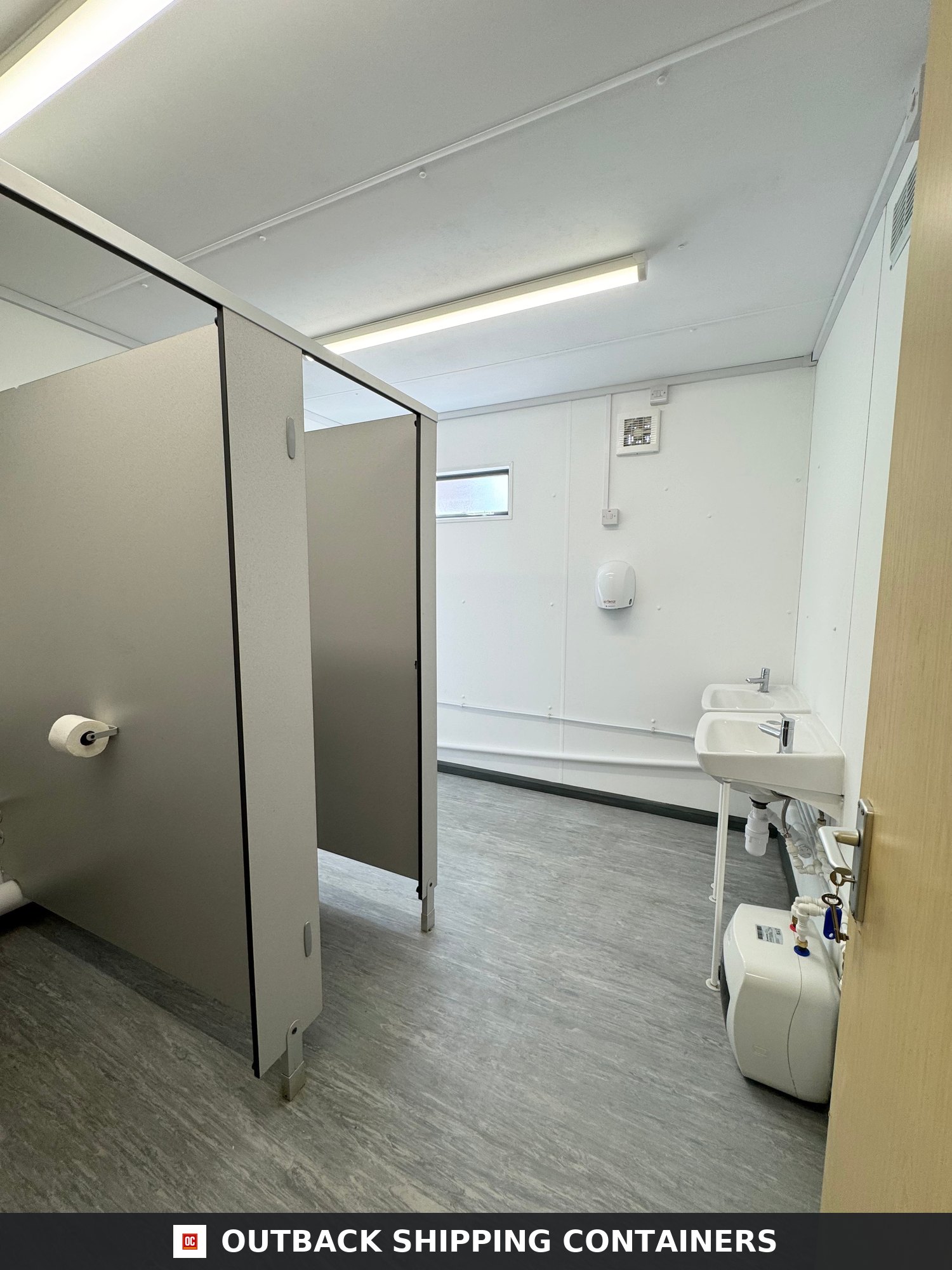 32x10ft for Sale — Roof and Structural Detail | Outback Shipping Containers 32x10ft — Toilet Block + Twin Shower Room + Drying Room — image 9 of 15