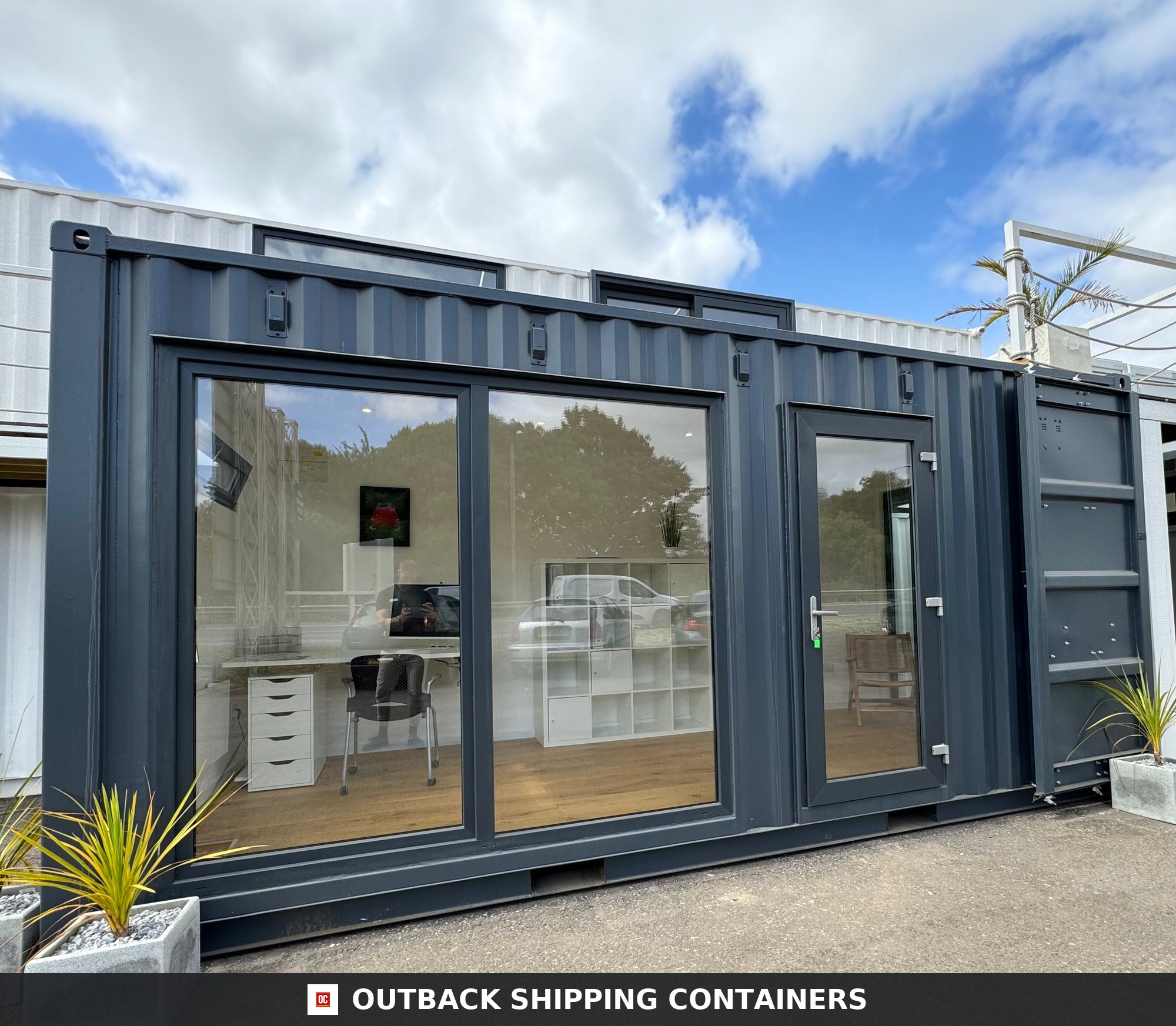20x8ft CUSTOM SHIPPING CONTAINER CONVERSION for Sale — Roof and Structural Detail 20x8ft CUSTOM SHIPPING CONTAINER CONVERSION — Portable Building — Garden Office — No 935 — 20X8FT — Refurbished (image 9 of 29)