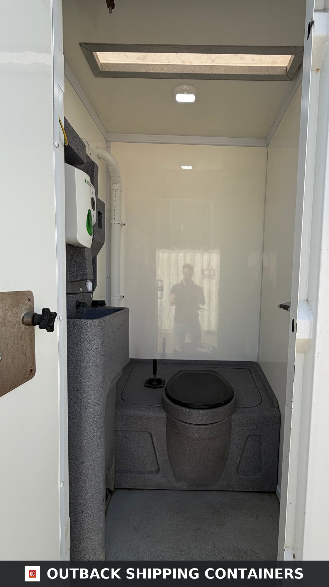 BOSS CABIN for Sale — Roof and Structural Detail | Outback Shipping Containers BOSS CABIN — Towable Mobile Welfare — Toilet, Canteen & Drying Room — Self Contained — Building Site - image 8