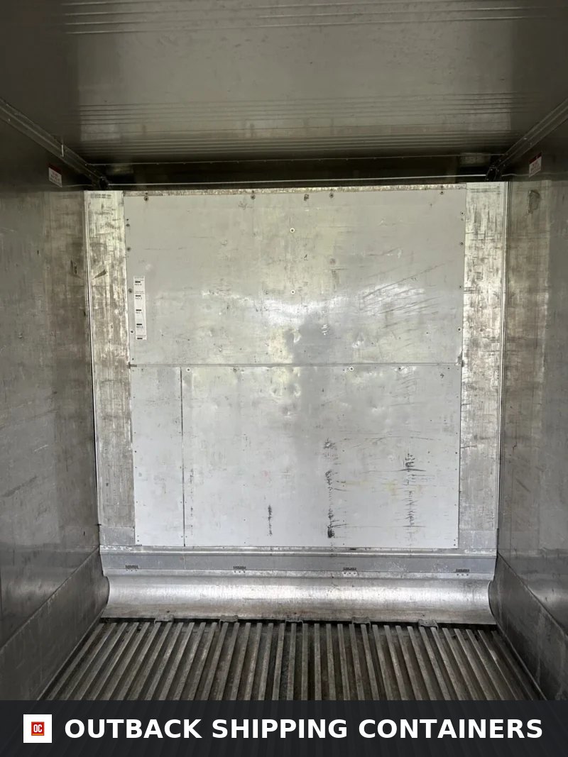 2009 40′ High Cube Refrigerated Storage Container – CCR18757 40ft for Sale — Rear Exterior View 2009 40′ High Cube Refrigerated Storage Container – CCR18757 — 40ft refrigerated container (image 4 of 6)