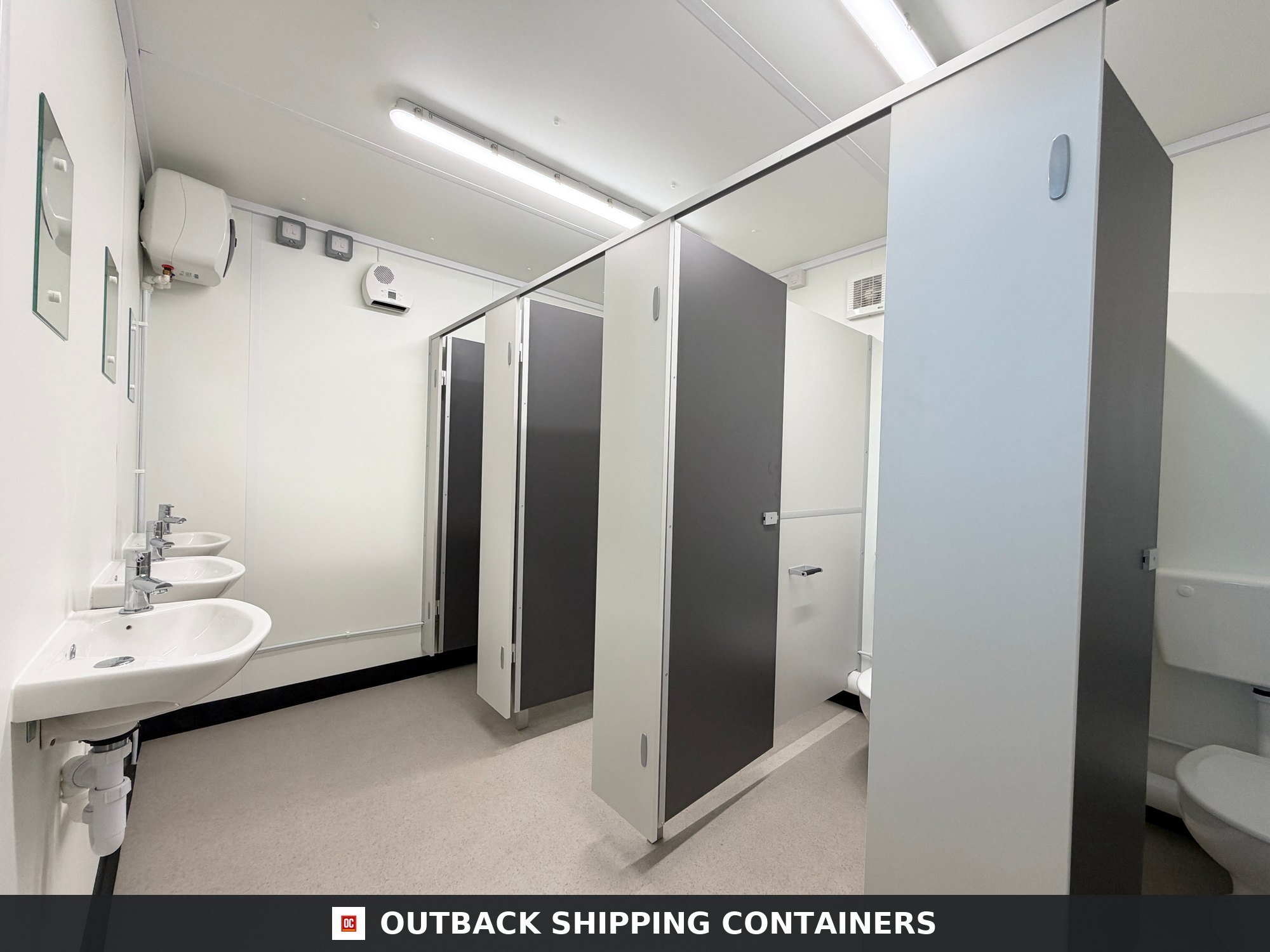 32x10ft for Sale — Roof and Structural Detail | Outback Shipping Containers 2 3 4 5 6 7 32x10ft — CUSTOM — image 9 of 15