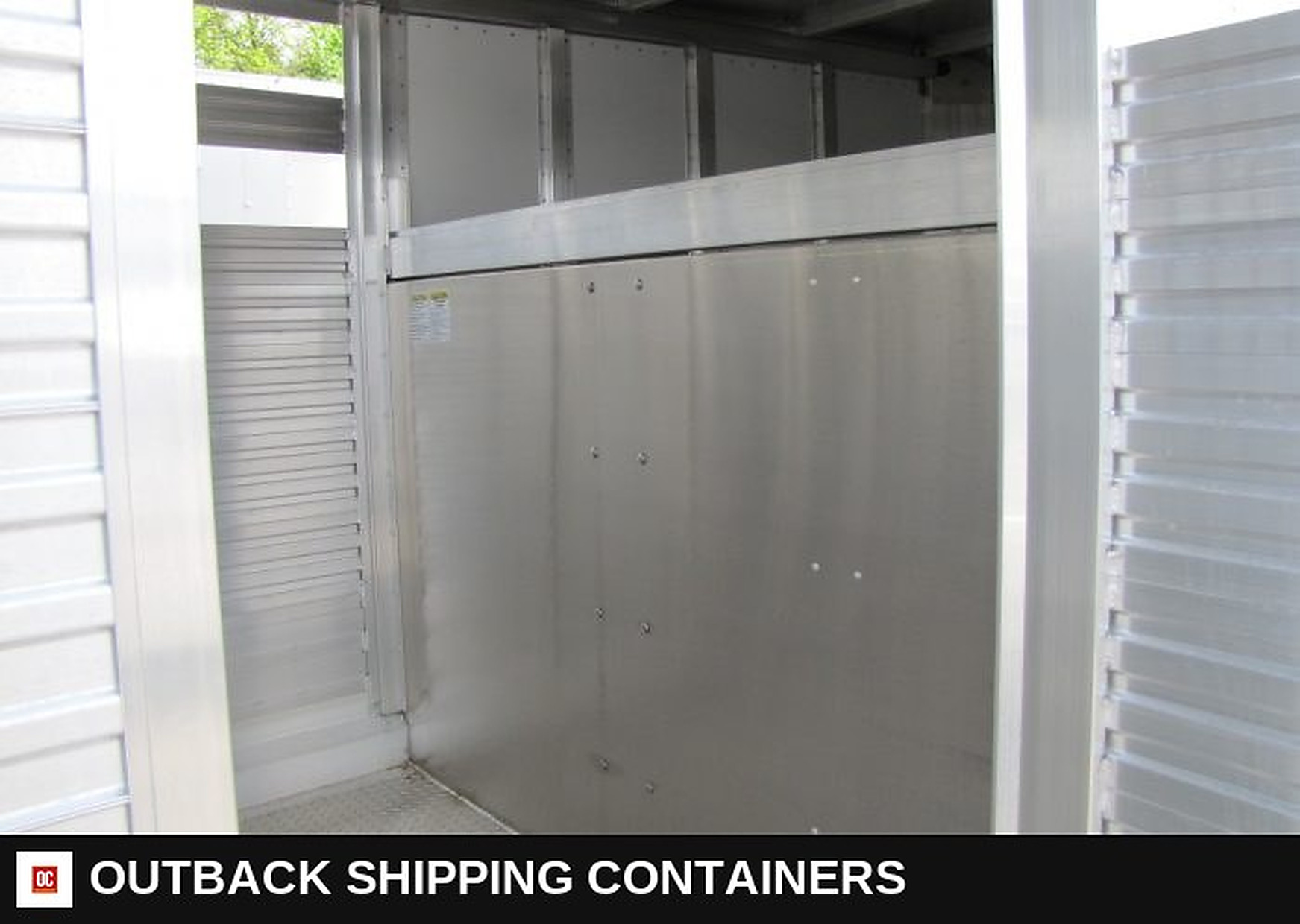 2023 EBY Maverick LS 20' Gooseneck Livestock Trailer — Three-Quarter Front Angle | Outback Shipping Containers 2023 EBY Maverick LS 20' Gooseneck Livestock Trailer for sale — three-quarter front angle